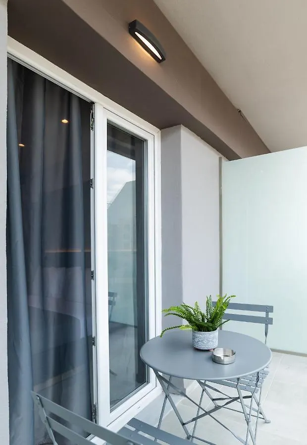 White 9 Bed & Breakfast Thessaloniki