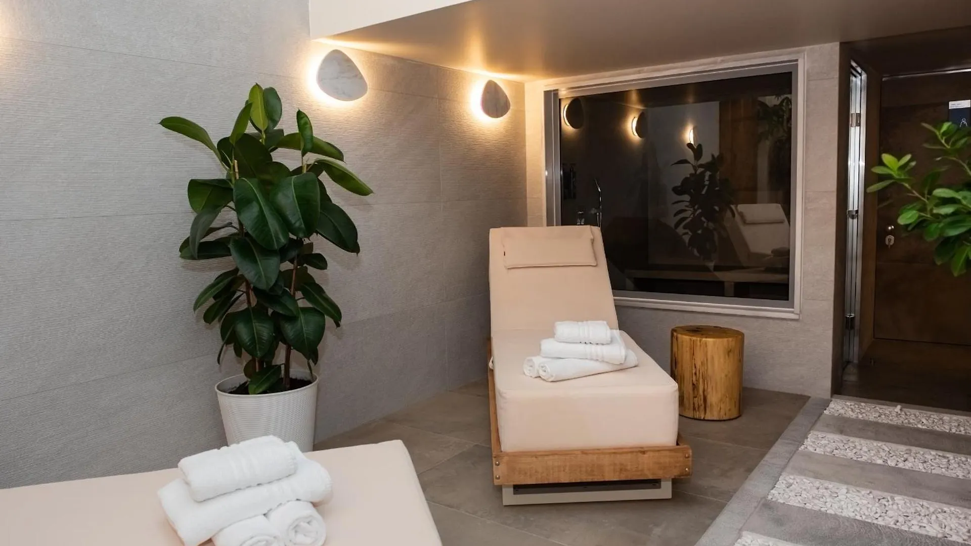 White 9 Bed & Breakfast Thessaloniki