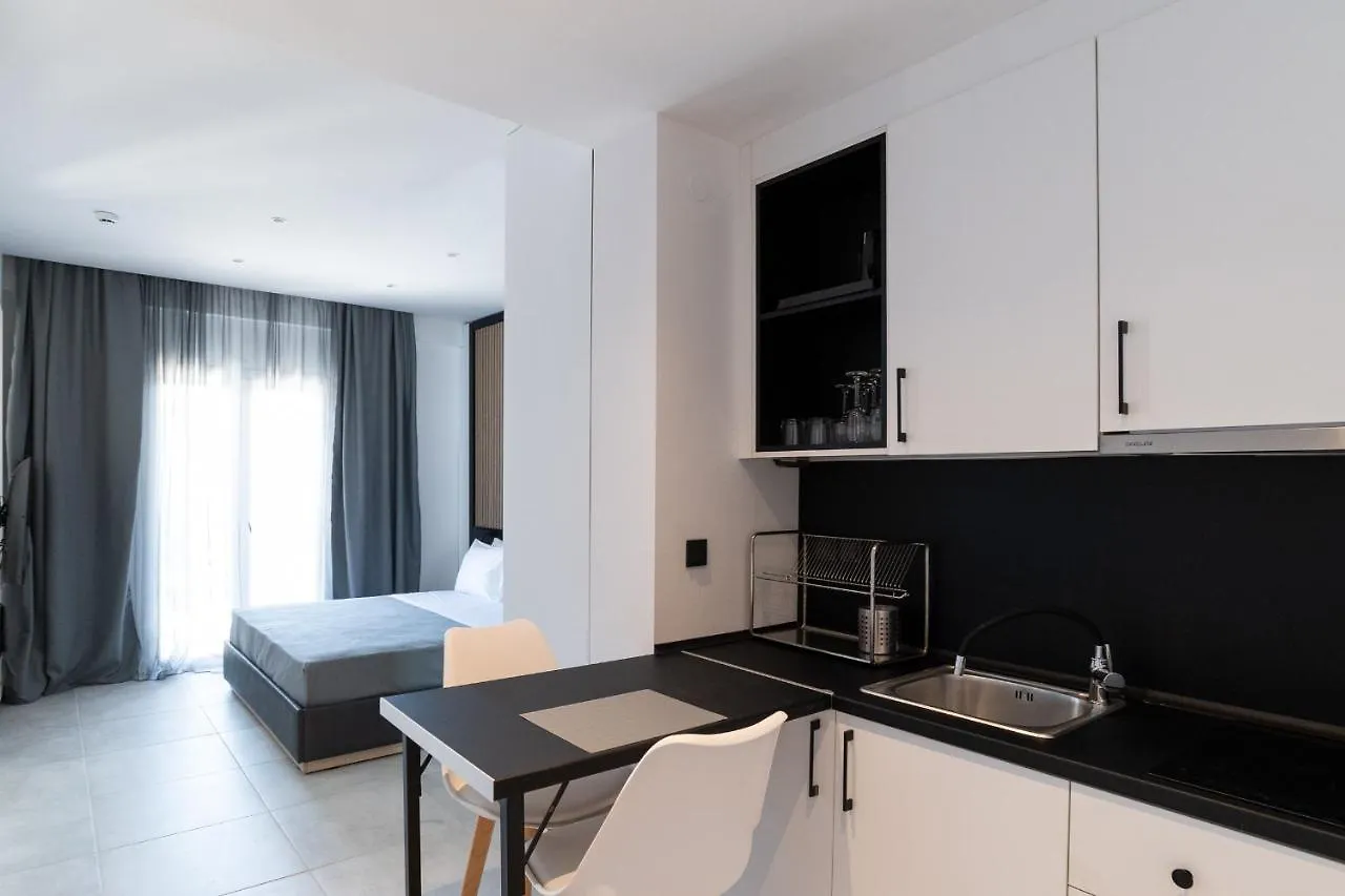 White 9 Bed & Breakfast Selanik 2*,  Yunanistan