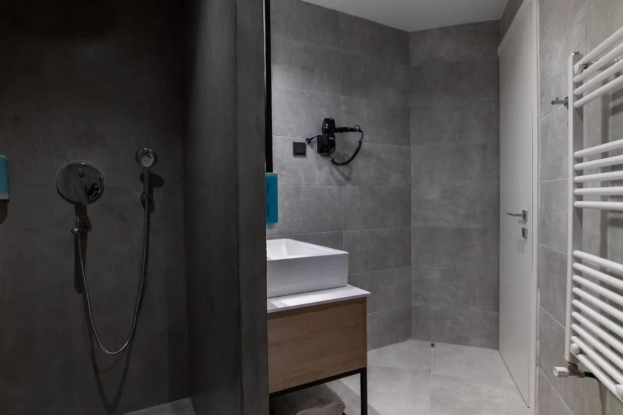 White 9 Bed & Breakfast Thessaloniki