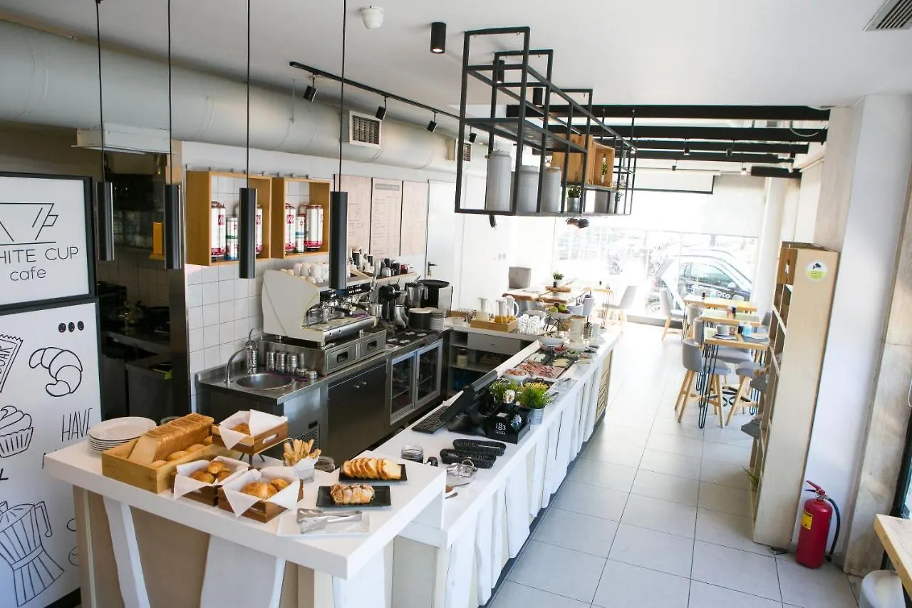 White 9 Bed & Breakfast Thessaloniki 2*,  Greece